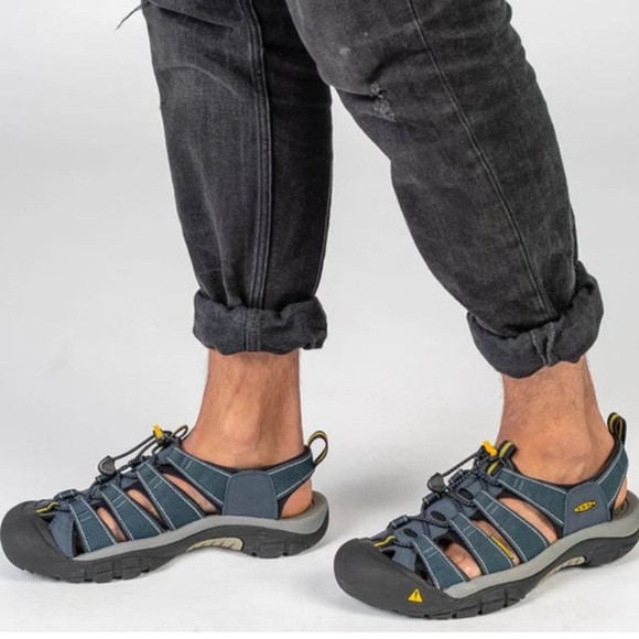 1. KEEN Newport H2 Men's Navy/Medium Gray Hybrid Sandal